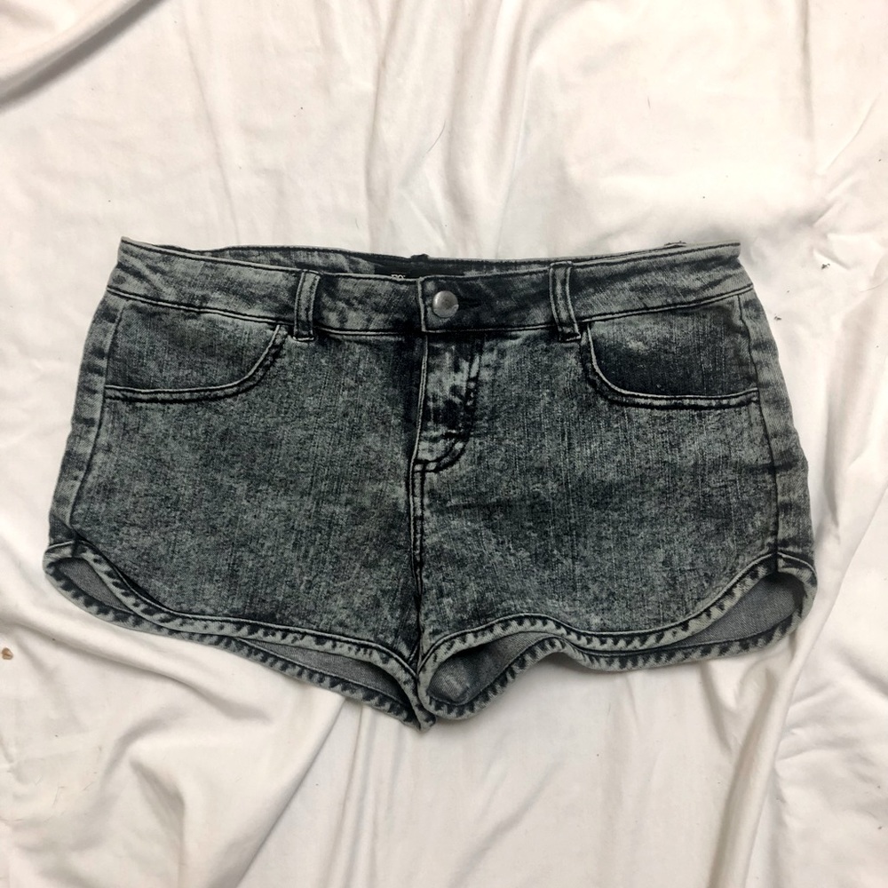 Acid wash short shorts